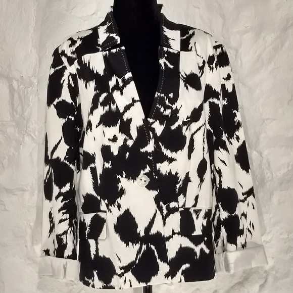 Sandro Jackets & Blazers - Sandro black and white print professional blazer